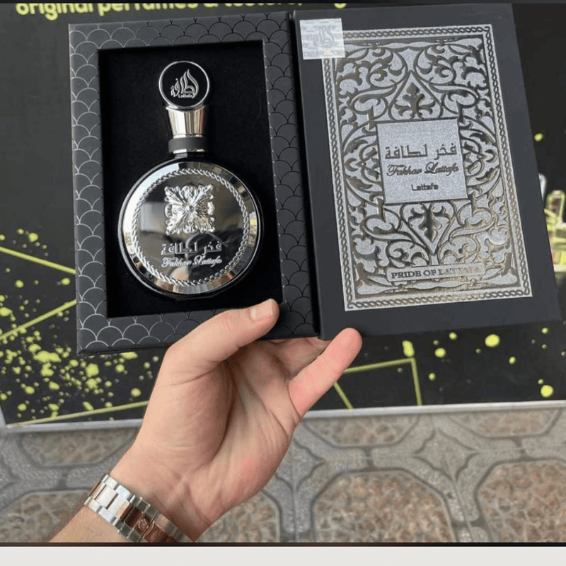 Lattafa Fakhar Eau de Parfum Spray 100ml for Men - Fresh Lavender Vanilla Scent